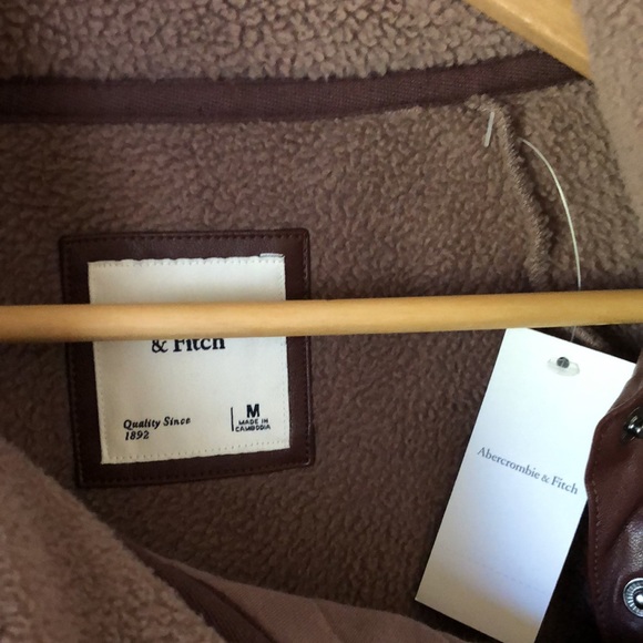 Abercrombie & Fitch  Snap-Up Fleece Size Medium - Picture 5 of 5